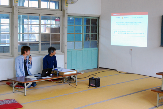 �������