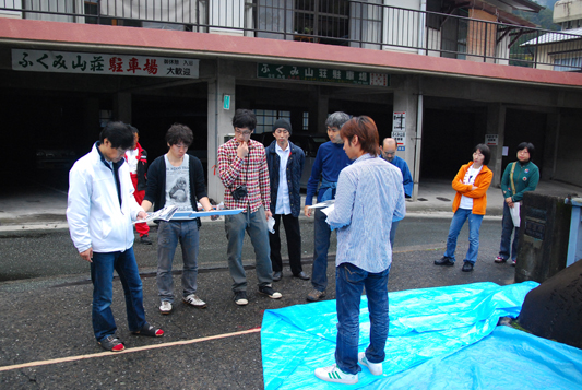 ���ϸ�Ƥ�ʤ����鶶����¦����Ȥ�ϩ�̤ˤĤ��ơ�